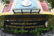 Viện Y dược học dân tộc TPHCM thu phí thực hành của nhân viên có hợp lý?