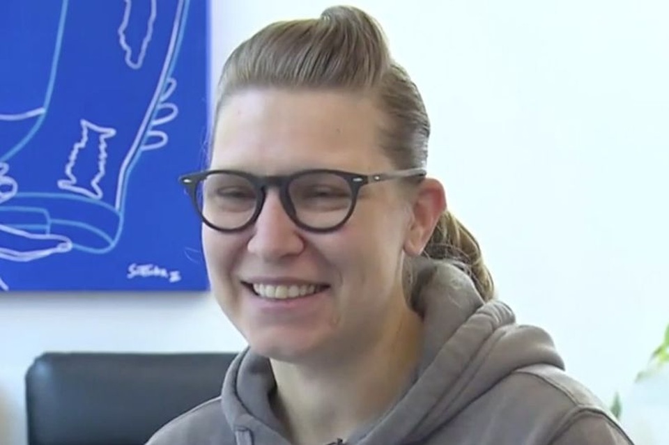 Suýt thành triệu phú vì được ngân hàng gửi nhầm cho 37 triệu USD - 1