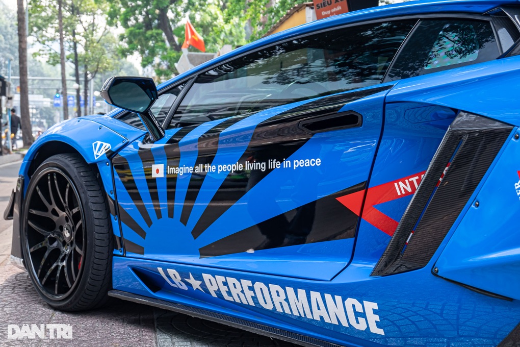 Ngắm siêu xe Lamborghini Aventador độ Liberty Walk độc nhất Việt Nam - 1 Ngắm siêu xe Lamborghini Aventador độ Liberty Walk độc nhất Việt Nam - 1