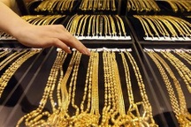 Giá vàng sụt giảm, tay to bán ra cả tấn