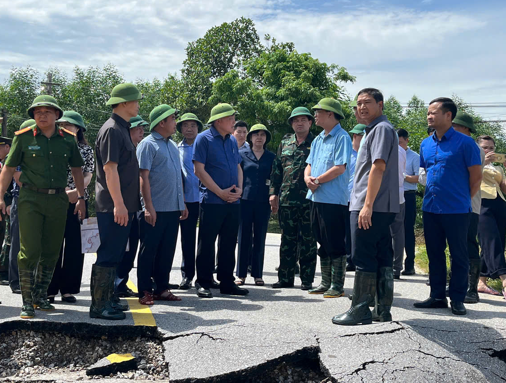 Bắc Ninh ngập sâu và vỡ đê bối, Phó Thủ tướng đến hiện trường chỉ đạo - 1