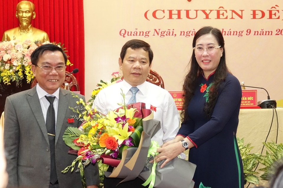 Ông Đặng Văn Minh được bầu làm Chủ tịch UBND tỉnh Quảng Ngãi - 1 Ông Đặng Văn Minh được bầu làm Chủ tịch UBND tỉnh Quảng Ngãi - 1