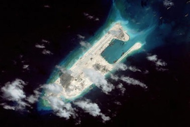 Nóng: Báo Mỹ đăng ảnh Trung Quốc xây cơ sở quân sự ở Biển Đông