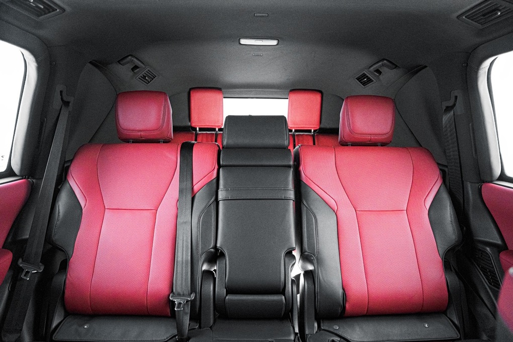 Lexus LX 600 được phù phép thành xe chống đạn - 10 Lexus LX 600 được phù phép thành xe chống đạn - 10