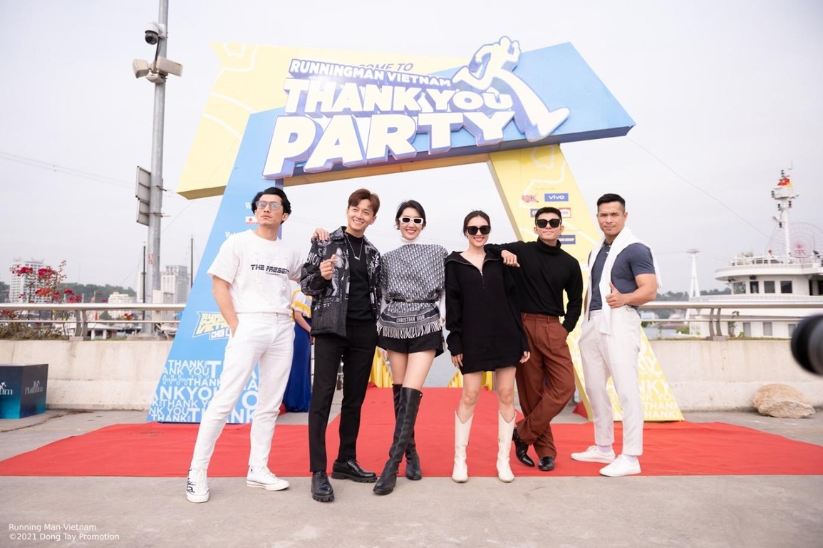 Dàn cast Running Man Vietnam lên đồ siêu đẹp, nổi bật trên du thuyền tại Hạ Long - 4 Dàn cast Running Man Vietnam lên đồ siêu đẹp, nổi bật trên du thuyền tại Hạ Long - 4