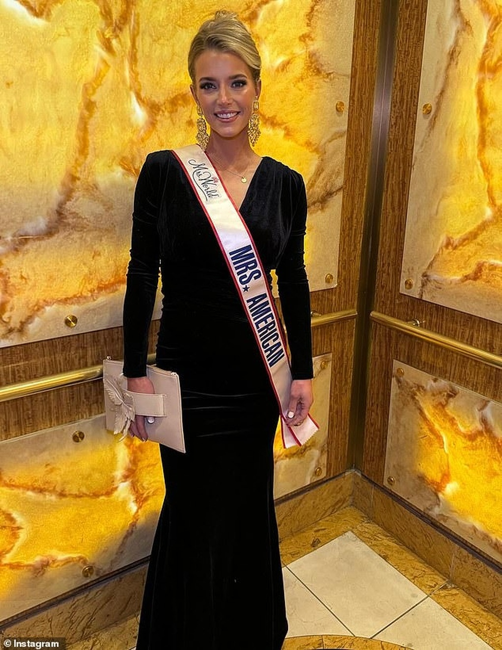 2 tuần sau khi sinh, người đẹp đi thi hoa hậu, vừa thi vừa... cho con bú - 2