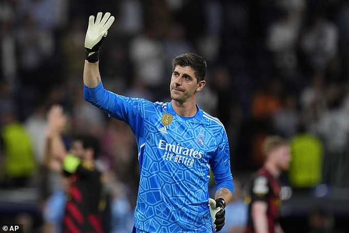 Courtois gặp hạn nặng, Real Madrid gấp rút chiêu mộ De Gea - 1