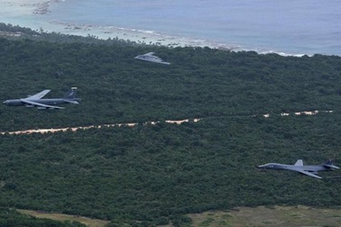 Giải mật hành động bất thường của máy bay ném bom Mỹ ở đảo Guam