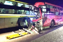 Hành khách đập kính thoát thân sau tai nạn ở cao tốc Vĩnh Hảo - Phan Thiết