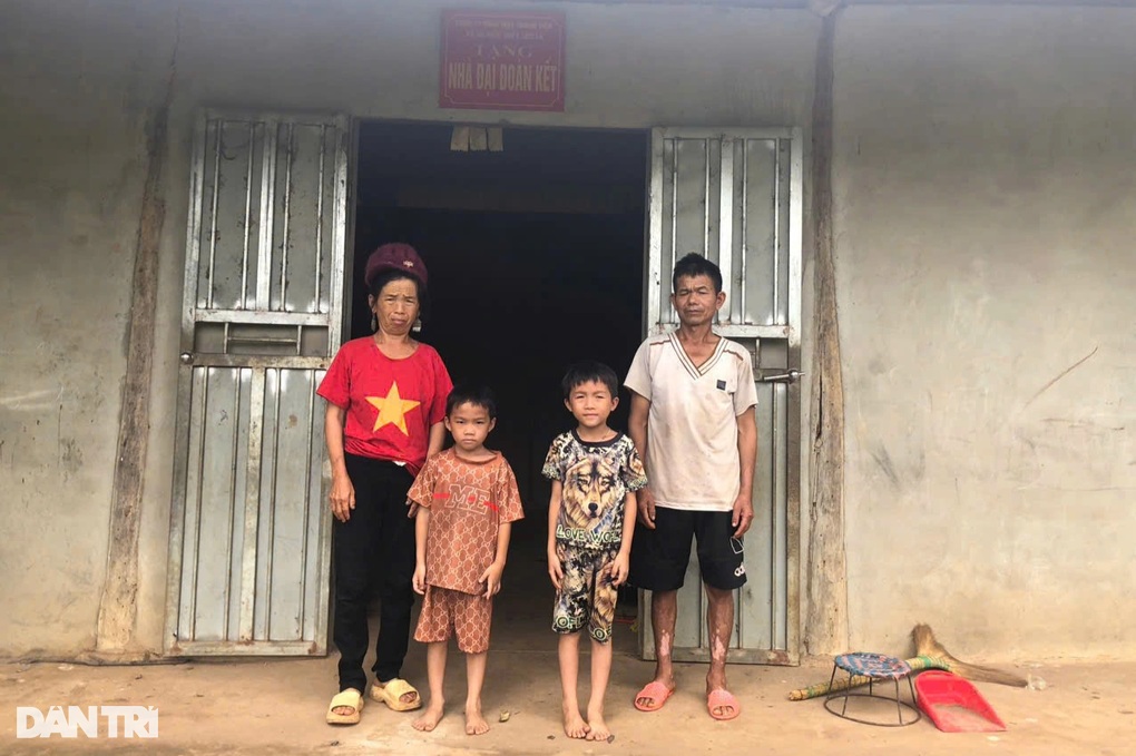 Người cha “gà trống nuôi con” gặp nạn nguy kịch, 2 con thơ mịt mờ tương lai - 4 Người cha “gà trống nuôi con” gặp nạn nguy kịch, 2 con thơ mịt mờ tương lai - 4