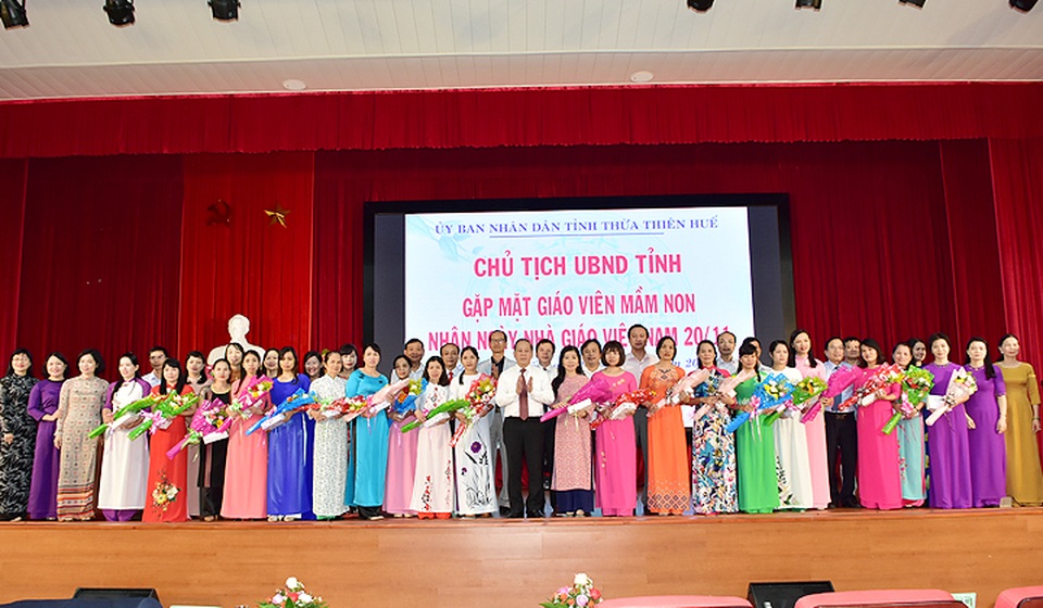 Thừa Thiên Huế: Xem xét tuyển dụng đặc cách với các giáo viên ký hợp đồng lao động trước 2016 - 1 Thừa Thiên Huế: Xem xét tuyển dụng đặc cách với các giáo viên ký hợp đồng lao động trước 2016 - 1
