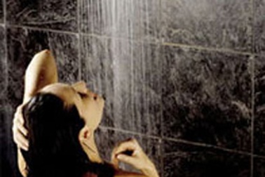 Mùa đông, tắm nước lạnh thấy khỏe