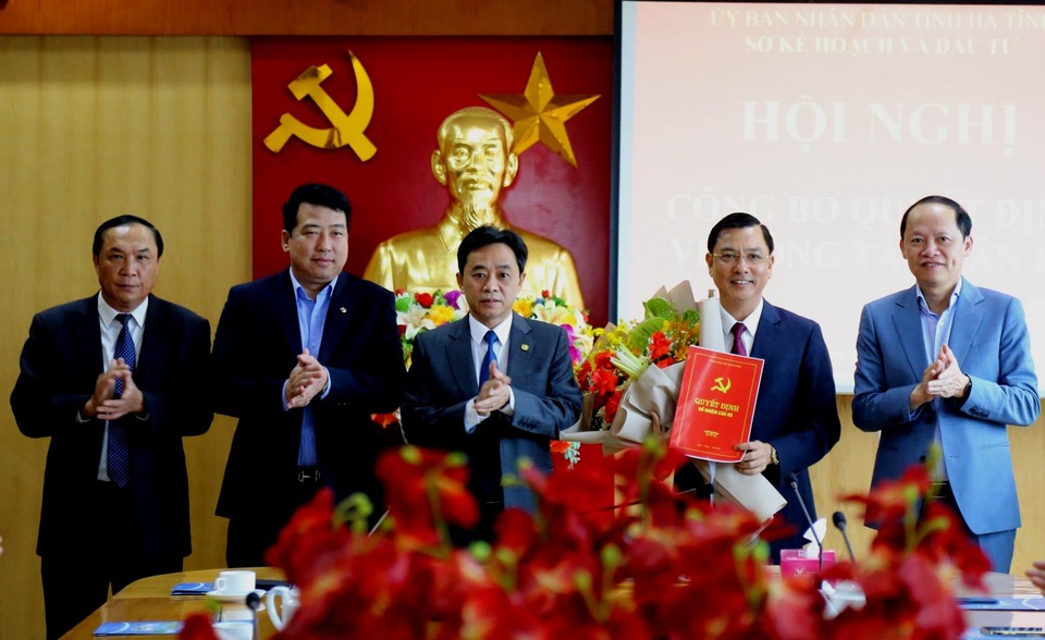 Hà Tĩnh bổ nhiệm nhiều vị trí lãnh đạo chủ chốt - 1 Hà Tĩnh bổ nhiệm nhiều vị trí lãnh đạo chủ chốt - 1