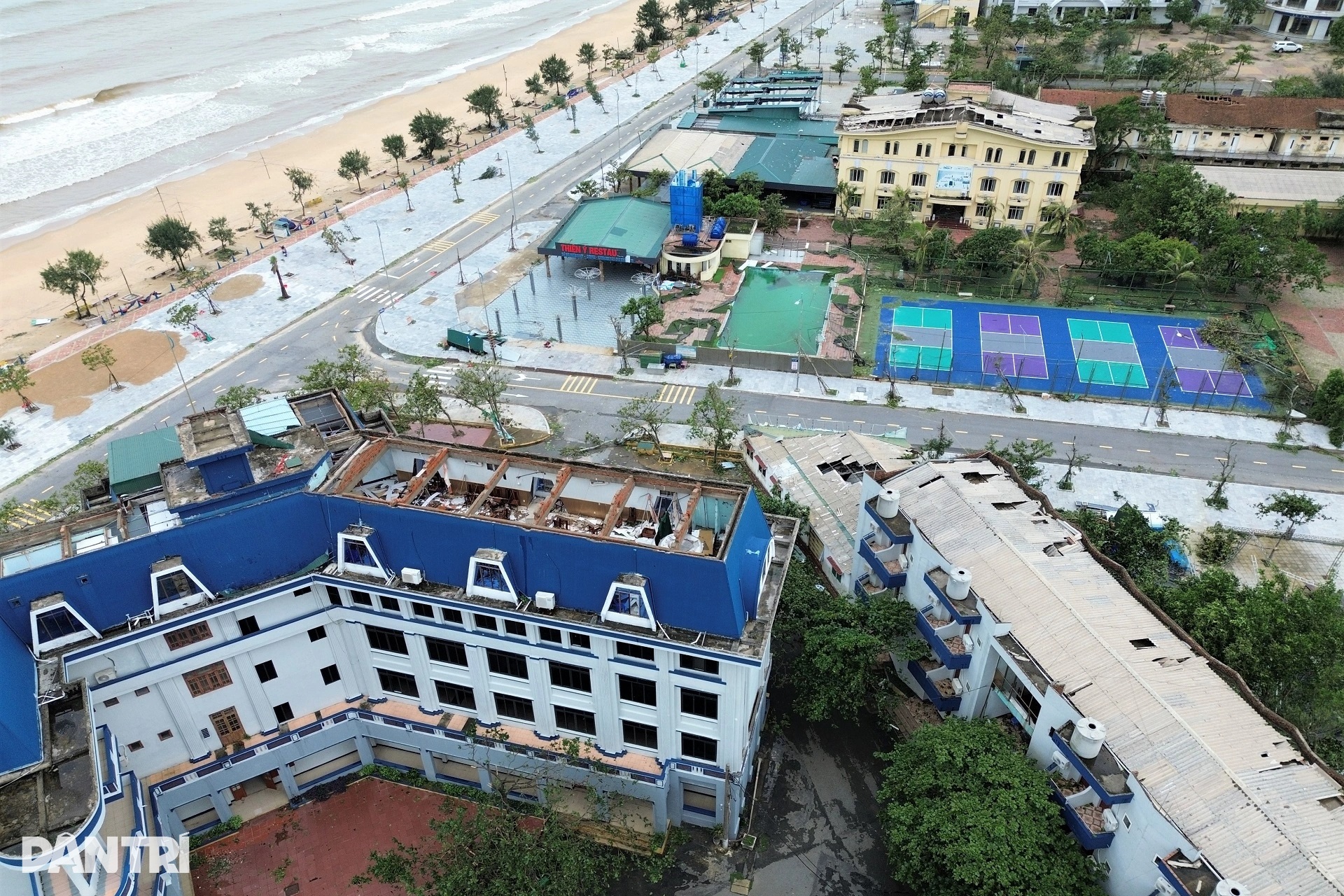 Nhiều sân Pickleball hư hỏng, đổ sập do bão Kajiki - 12 Nhiều sân Pickleball hư hỏng, đổ sập do bão Kajiki - 12