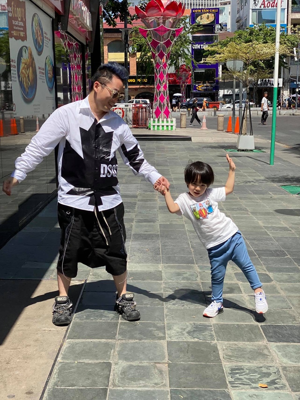 Tùng Dương thừa nhận mắc nợ bà xã lớn hơn tuổi - 2