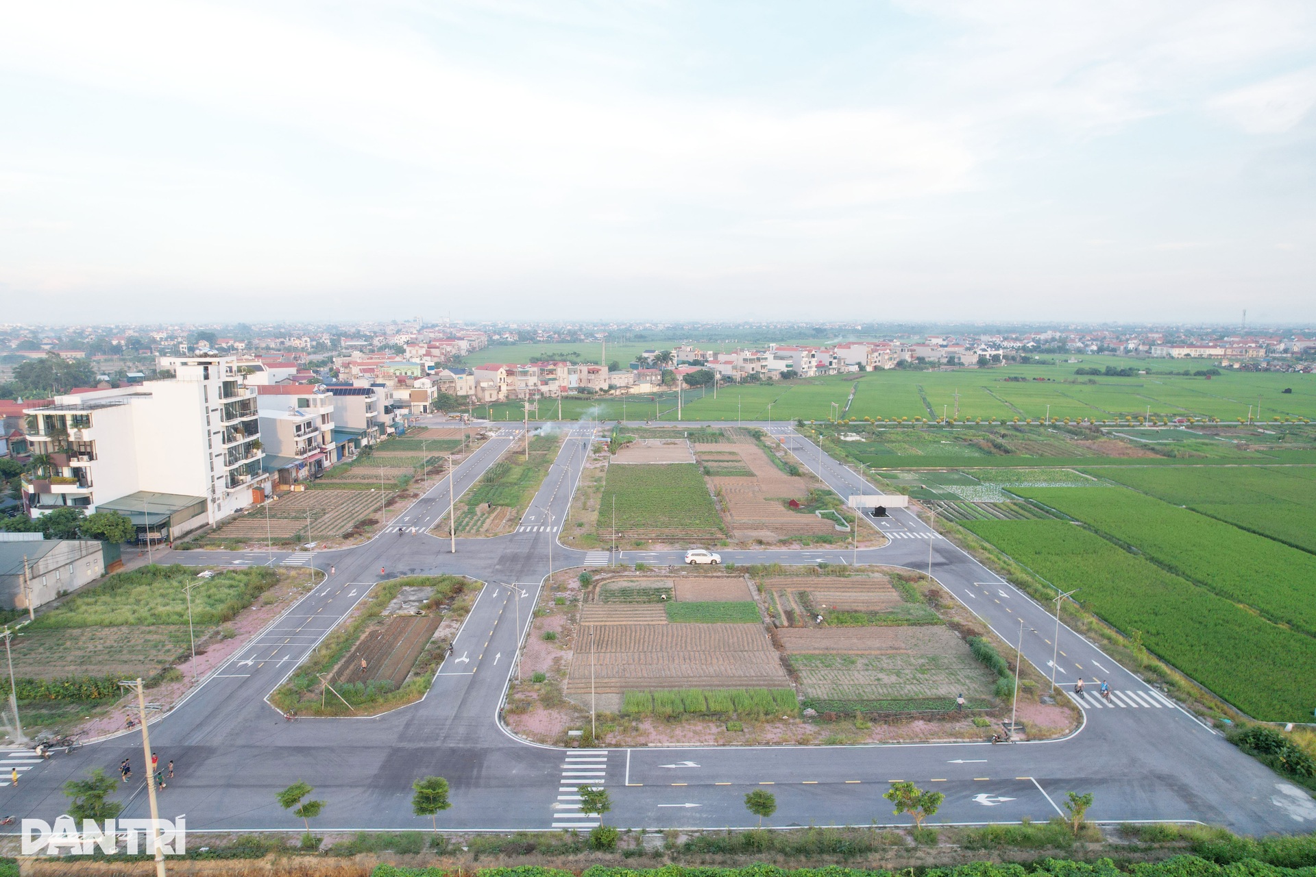 Hiện trạng dự án khu dân cư có ngôi mộ án ngữ giữa đường ở Hải Phòng - 1