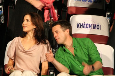 Công nương và Hoàng thái tử Đan Mạch đi xem “Rock” ở Huế