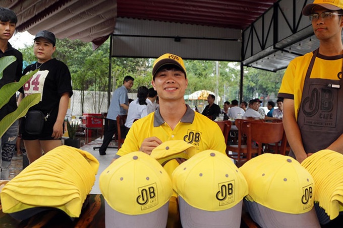 Công Phượng từ chàng cầu thủ trẻ tới hình ảnh người chồng tương lai chí thú, căn cơ, biết cách dùng đồng tiền bóng đá để sinh lời - Ảnh 9. Công Phượng từ chàng cầu thủ trẻ tới hình ảnh người chồng tương lai chí thú, căn cơ, biết cách dùng đồng tiền bóng đá để sinh lời - Ảnh 9.