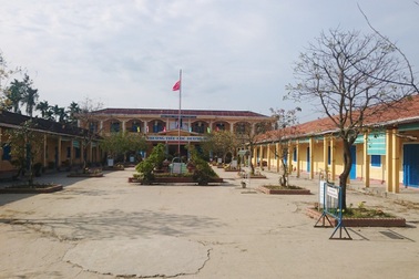 Kỷ luật Ban giám hiệu nhà trường tự ý cho học sinh nghỉ sau Tết