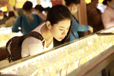 Ngày vía Thần Tài, nói chuyện giá vàng