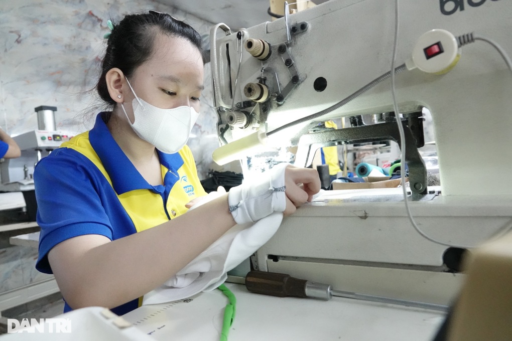 Nhiều công nhân chọn ở lại TPHCM dịp 30/4 để tiết kiệm chi phí - 3 Nhiều công nhân chọn ở lại TPHCM dịp 30/4 để tiết kiệm chi phí - 3