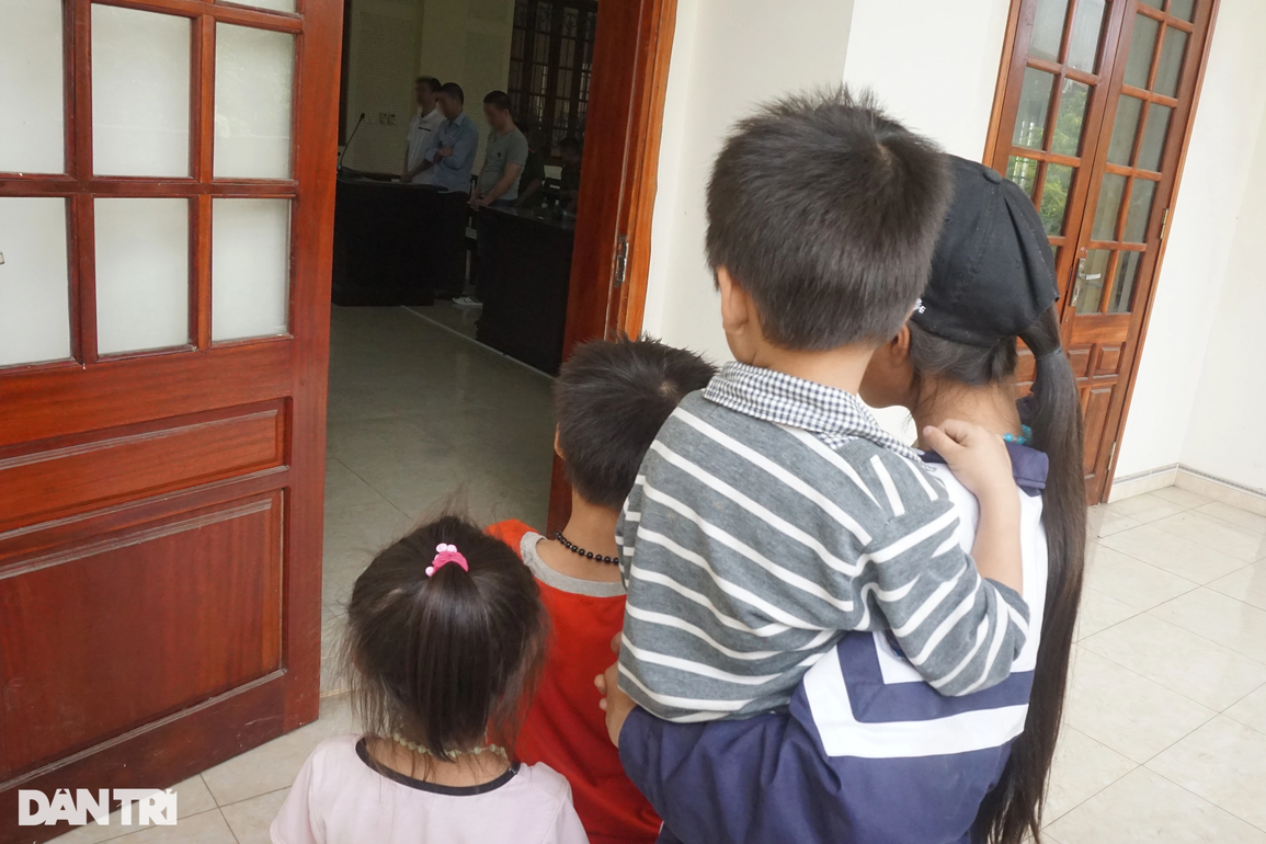 Phía sau bản án: Câu hỏi bao giờ bố mới về? của con trai tử tù - 1 Phía sau bản án: Câu hỏi bao giờ bố mới về? của con trai tử tù - 1