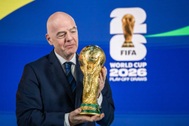 Chủ tịch FIFA mất khoản tiền lớn khi kế hoạch tai tiếng đổ bể