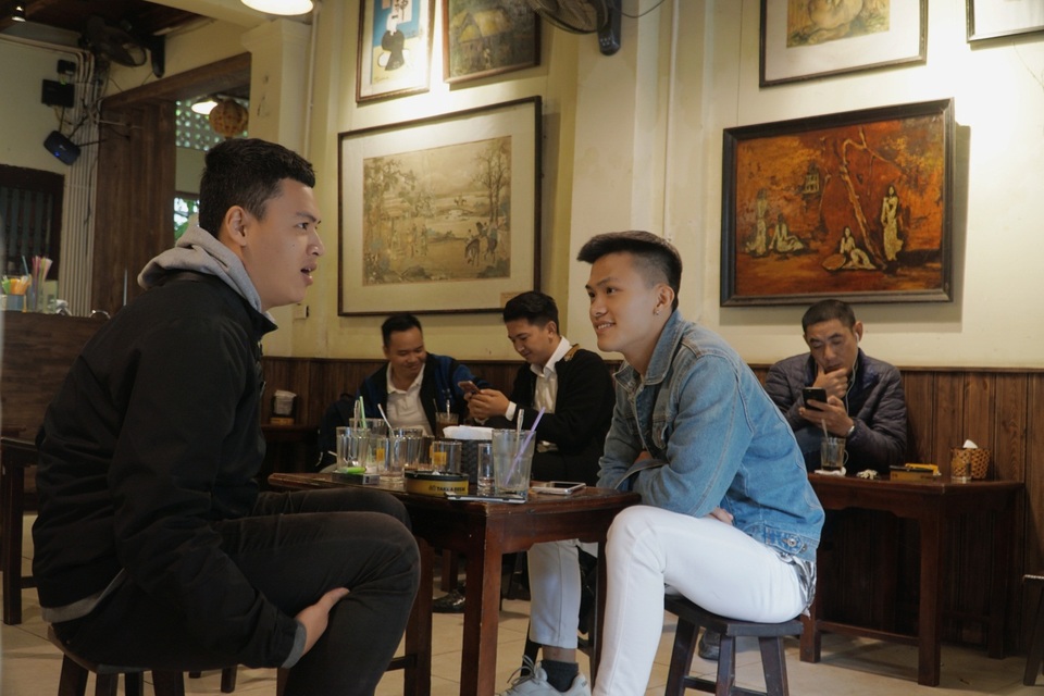 Quán cà phê Hà thành hút khách bởi những bức tranh vô giá - 6 Quán cà phê Hà thành hút khách bởi những bức tranh vô giá - 6