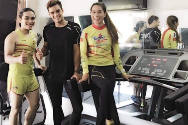 Hai huấn luyện viên đặc biệt của IronMan Number 1 team