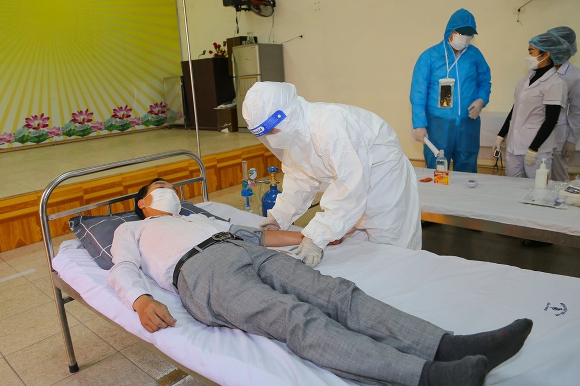 Tăng cường gần 1.000 sinh viên hỗ trợ các Trạm Y tế lưu động chống dịch - 1 Tăng cường gần 1.000 sinh viên hỗ trợ các Trạm Y tế lưu động chống dịch - 1