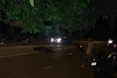 3 người đi xe máy ngã xuống đường, bị xe tải cán chết