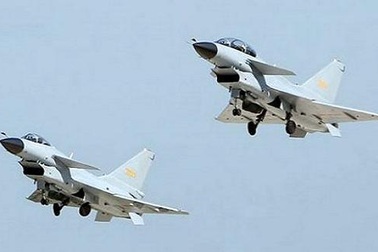 Máy bay chiến đấu J-10 Trung Quốc xuất khẩu ầm ầm… trên mạng 