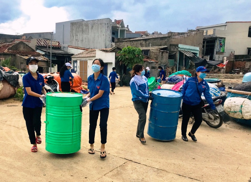Thanh niên Bình Định tình nguyện vì môi trường biển sạch - 5 Thanh niên Bình Định tình nguyện vì môi trường biển sạch - 5