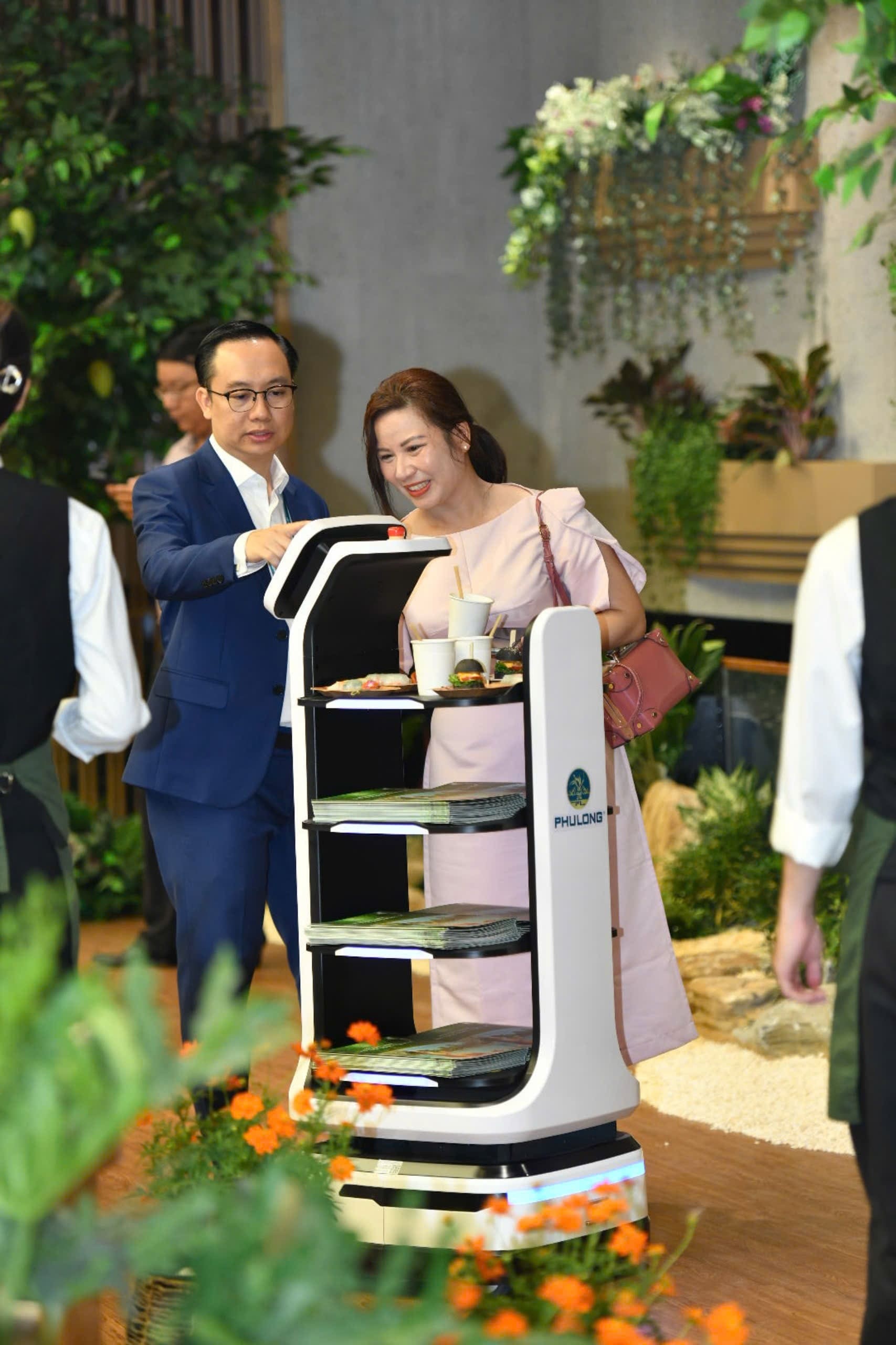 ساؤتھ سائگون - 3 میں فو لانگ پویلین اور ایسنسیا اسکائی ماڈل ہوم کا افتتاح Khai trương Phu Long Pavilion và nhà mẫu Essensia Sky tại Nam Sài Gòn - 3