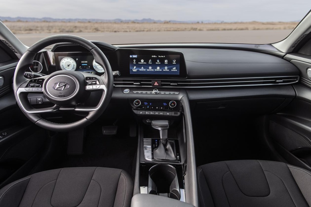 Elantra 2023 lộ diện tại Việt Nam, cơ hội nào trước Kia K3 và Mazda3? - 7 Elantra 2023 lộ diện tại Việt Nam, cơ hội nào trước Kia K3 và Mazda3? - 7