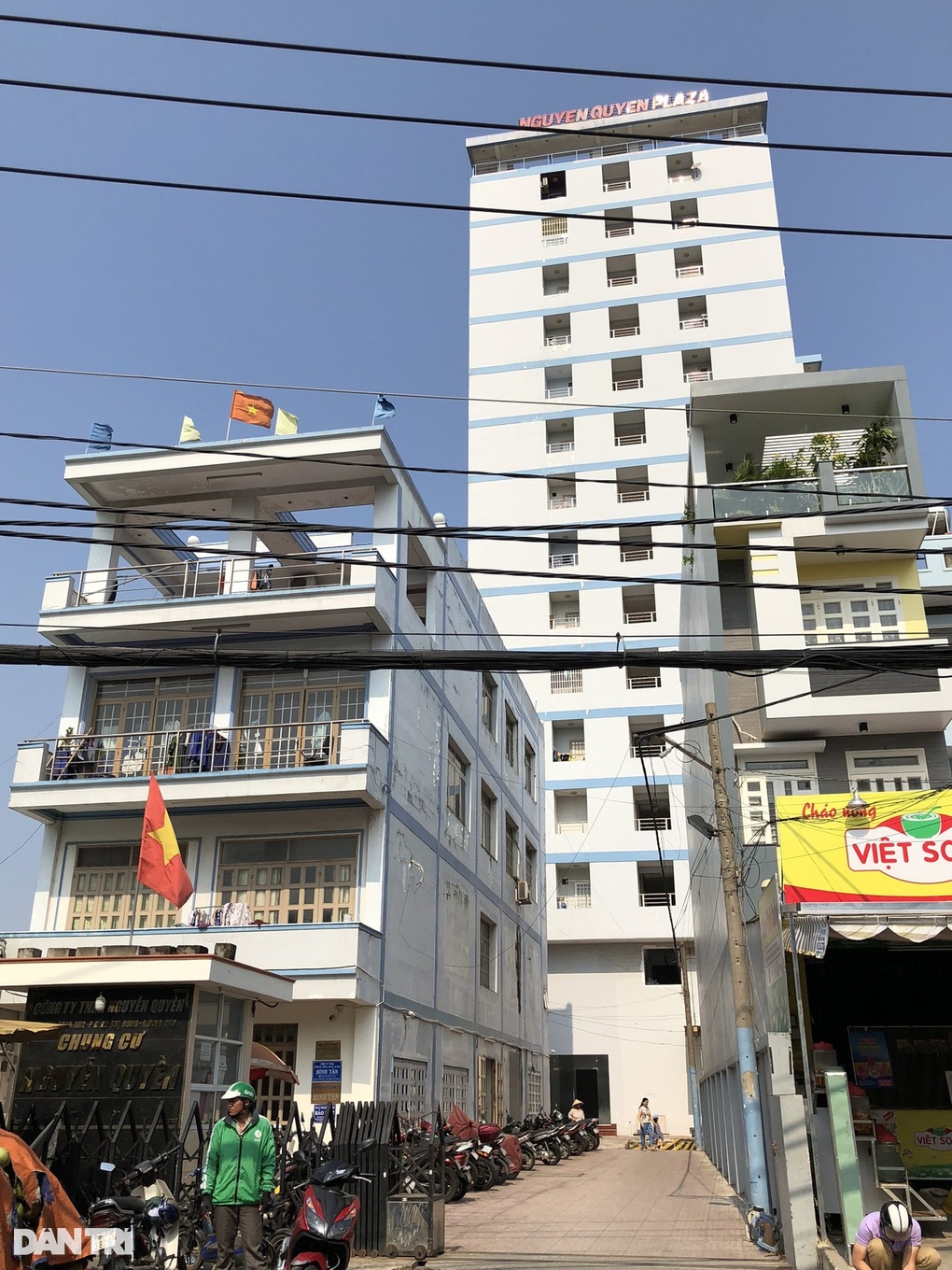 Cơ quan điện lực nêu nguyên nhân cắt điện 150 hộ dân ở chung cư TPHCM - 1 Cơ quan điện lực nêu nguyên nhân cắt điện 150 hộ dân ở chung cư TPHCM - 1