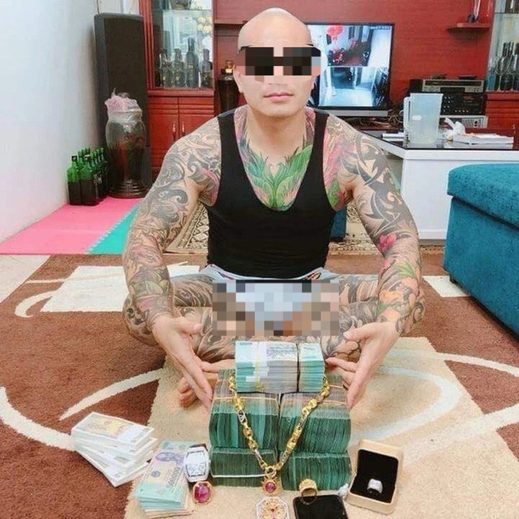 Khoe tiền, văng tục: Giang hồ mạng được tung hô, cảnh báo lệch chuẩn - 3 Khoe tiền, văng tục: Giang hồ mạng được tung hô, cảnh báo lệch chuẩn - 3