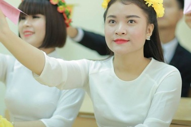 Nữ sinh thanh nhạc 18 tuổi giành giải Người đẹp khả ái