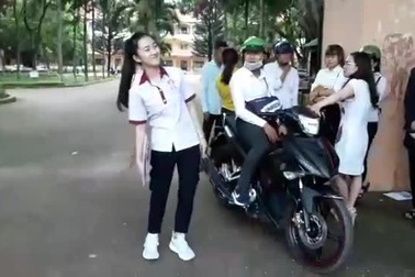 Nữ sinh Hà Vi tự tin dự thi THPT quốc gia