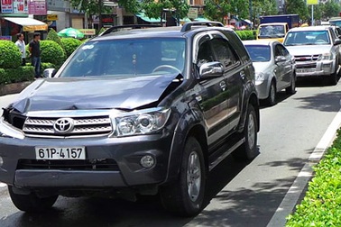 6 ô tô tông nhau liên hoàn