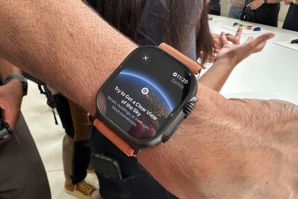 ការបិទ Apple Watch Ultra 3៖ ការរចនាមិនផ្លាស់ប្តូរ តម្លៃចាប់ពី 24 លានដុង - 2 Cận cảnh Apple Watch Ultra 3: Thiết kế không đổi, giá từ 24 triệu đồng - 2