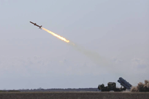 Phòng không Nga khai hỏa, bắn hạ tên lửa "thủy thần" tập kích Crimea