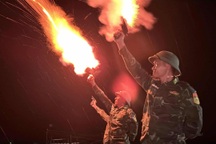 Biên phòng bắn pháo hiệu kêu gọi tàu thuyền vào bờ trú bão Fengshen