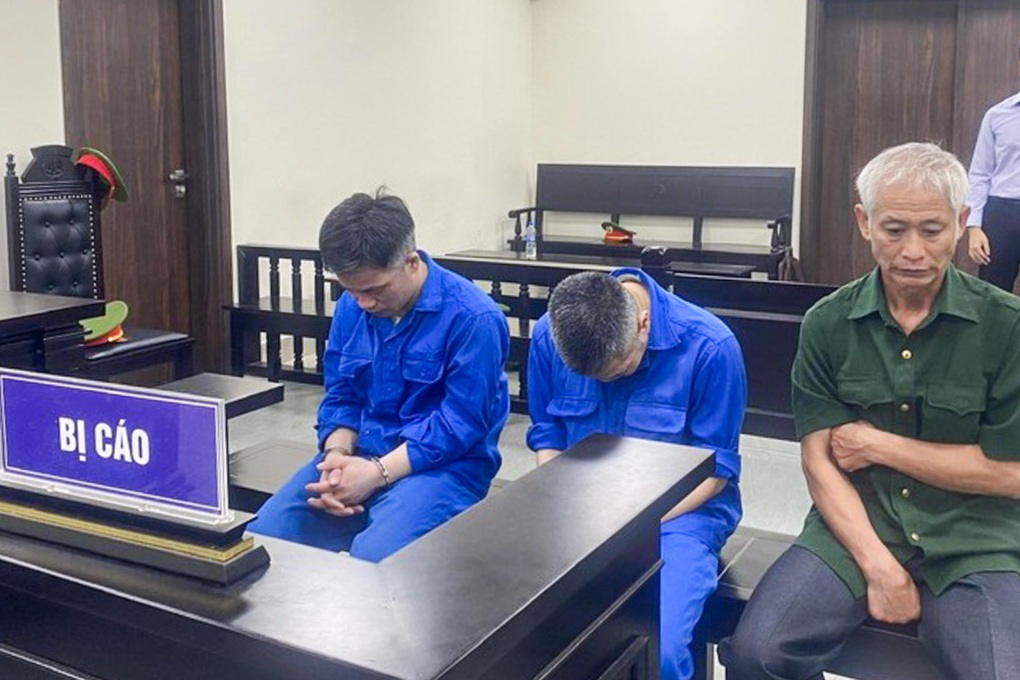Hà Nội: Các tài xế gây tai nạn khiến 4 mẹ con tử vong lĩnh án - 1 Hà Nội: Các tài xế gây tai nạn khiến 4 mẹ con tử vong lĩnh án - 1