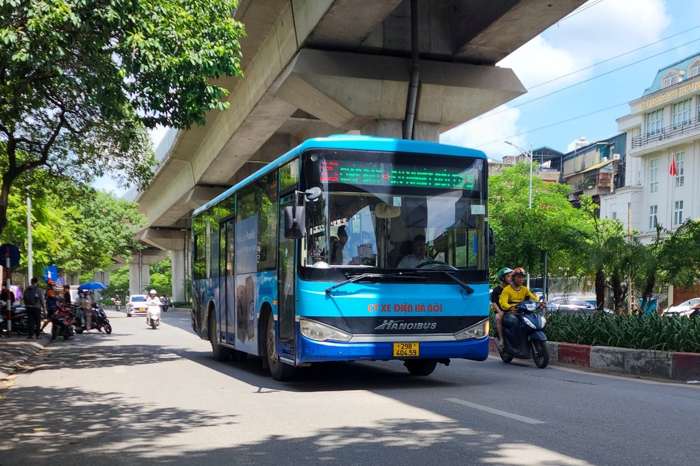 Phía sau những chuyến xe buýt - 3 Phía sau những chuyến xe buýt - 3