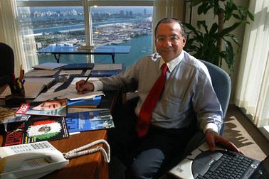 Cựu đại sứ Mỹ sẽ nhận tội làm gián điệp cho Cuba trong hơn 40 năm