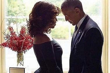 Vợ chồng Tổng thống Obama lại gây sốt với ảnh tình cảm