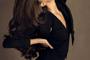 Daria Werbowy bay bổng trong chiến dịch quảng cáo của H&M 