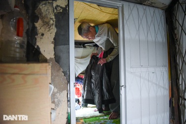 Ngôi nhà "không sợ trộm" giữa phố cổ, người thức hay ngủ cũng khom lưng