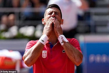 Novak Djokovic giành HCV Olympic: Tiếng gầm cuối cùng của sư tử già